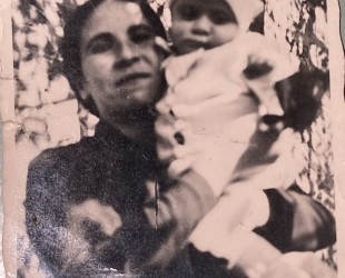 Schifre Horowitz (z domu Schiffman) z c&oacute;reczką Heleną fot. archiwum rodziny Horowitz&oacute;w
