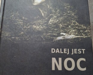 O zab&oacute;jstwie jest wzmianka w książce &ldquo;Dalej jest noc&rdquo; (tom II, rozdział &ldquo;Powiat nowotarski&rdquo;, r&oacute;wnież autorstwa dr Karoliny Panz).
